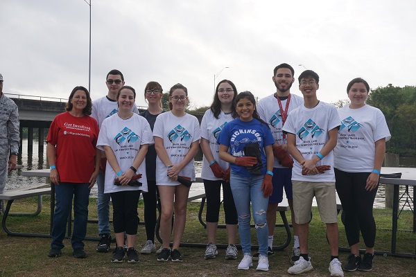 COM Students Take Part in Trash Bash